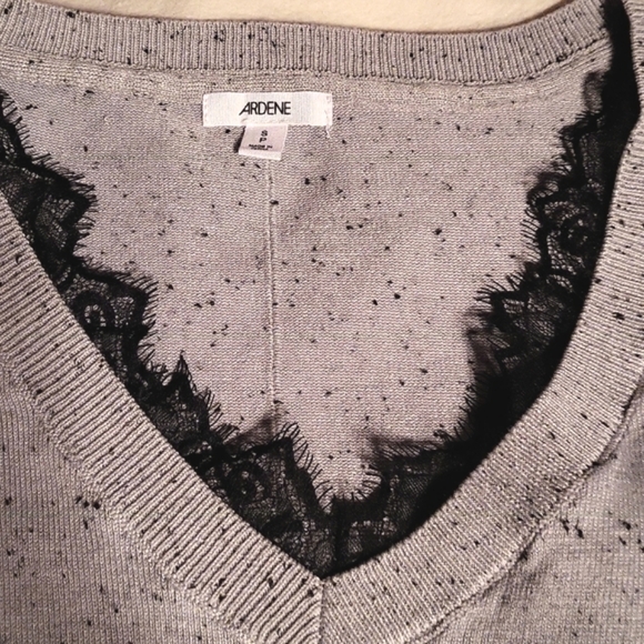 *NEW* ARDENE Women's Grey V-Neck Sweater with Black Lace Size Small NWT - Picture 2 of 3